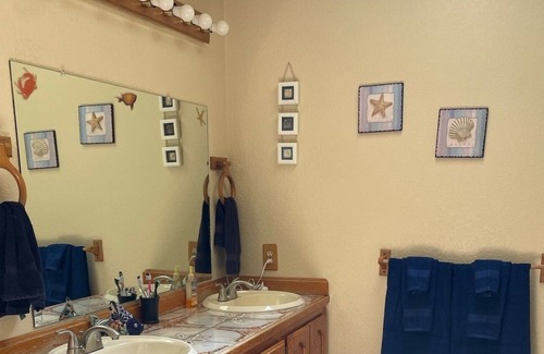 McKinleyville House | Large Family Home near the Beach