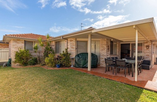Tuncurry House | Large family home with plenty of room for everyone to relax.