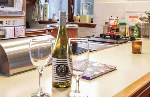 Alford House | Large family or group home, 7 Bedrooms with Hot Tub & BBQ House