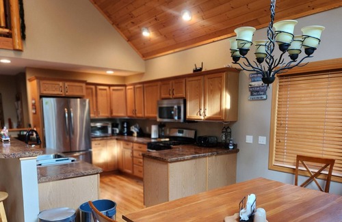 Mauston House | Large Family Vacation Home Near Castle Rock Lake & Wisconsin Dells