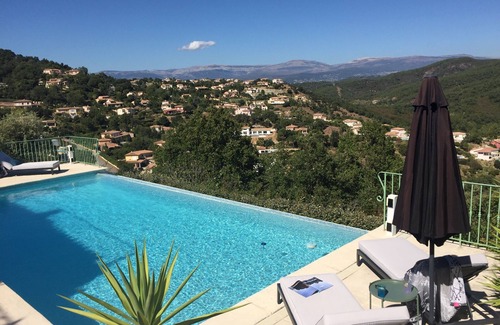 Les Adrets-de-l'Esterel Apartment | Large stylish apartment with sea views over the Bay of Cannes and infinity pool