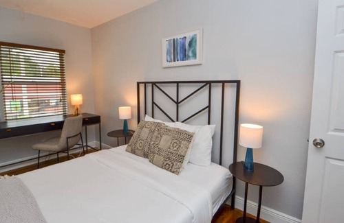 Virginia Park Apartment | Large Garden 2BR Apartment