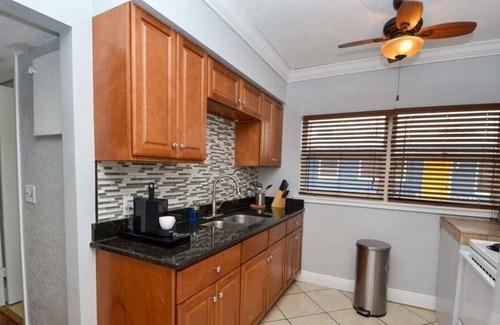 Virginia Park Apartment | Large Garden 2BR Apartment