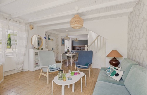 Fouesnant Ski Chalet | Large garden and terrace – 4 adults and 1 child