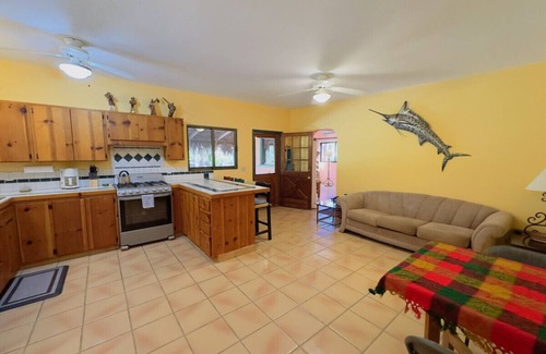 Los Barriles Apartment | Large Gated Parking, Cozy Casa near Pickleball