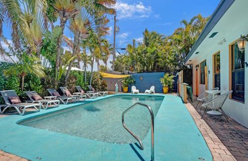 Coral Heights House | Large GAY MEN'S 1 bedroom w Gameroom heated pool clothing optional