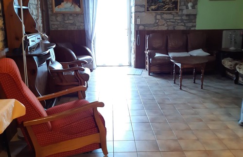 Bournazel House | Large gite for friends or family. Each bedroom has its own bathroom and toilet