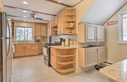 Greeley House | Large Greeley House w/2 Game Rooms + Yard!