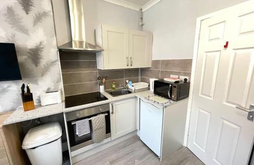 Skegness Apartment | Large Ground Floor Studio Holiday Apartment Skegness - Flat 12