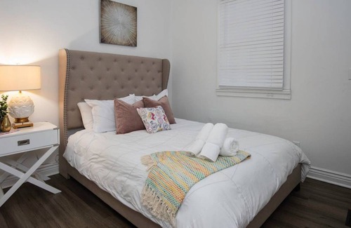 Faubourg Marigny Villa | Large Group? 10 BR! Perfect Location by YouRent