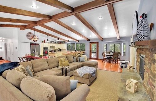 Cle Elum House | Large Group Mountain Getaway w/GameRM+SPA+3rd Nt Free Limited Avail