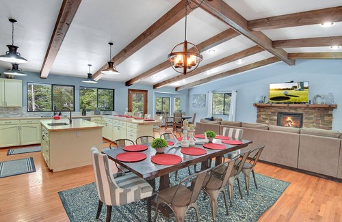 Cle Elum House | Large Group Mountain Getaway w/GameRM+SPA+3rd Nt Free Limited Avail