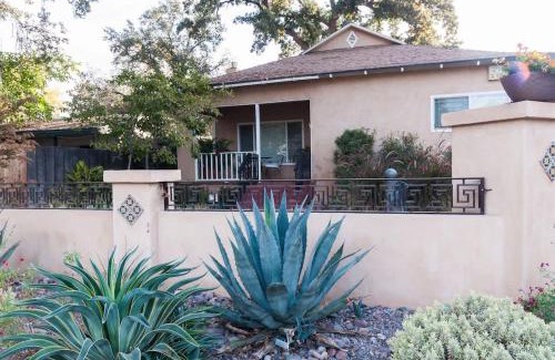 Visalia House | Large Groups-Seq Parks Coast Wineries Skiing-All Day Trips!