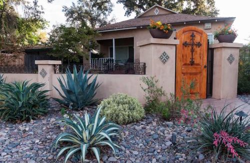 Visalia House | Large Groups-Seq Parks Coast Wineries Skiing-All Day Trips!