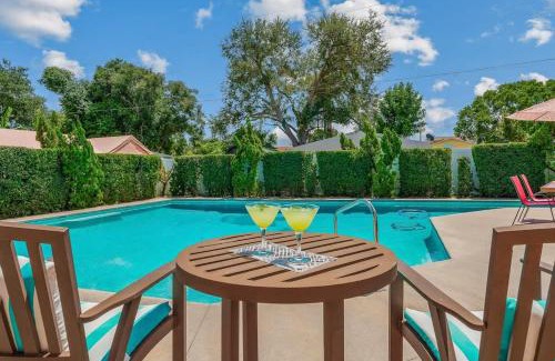 Village of the Arts House | Large Heated Pool Family - 3500 sqft - Sleeps 17