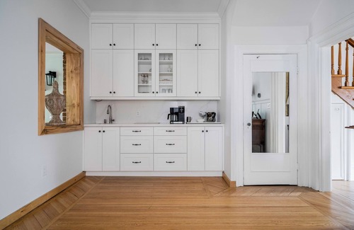 Collingwood House | Large Heritage Duplex, 12 min to Blue mountain Village, Downtown Collingwood