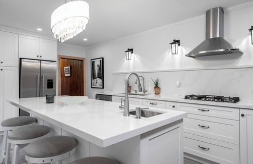 Collingwood House | Large Heritage Duplex, 12 min to Blue mountain Village, Downtown Collingwood