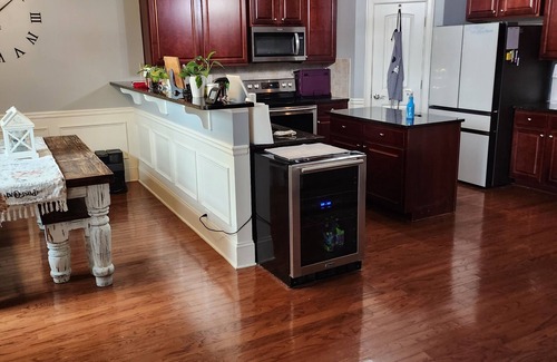 Evans House | Large home available for Masters