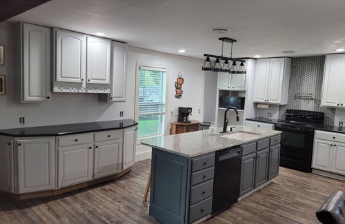 Dandridge House | Large Home near Great Smoky Mountains and Knoxville