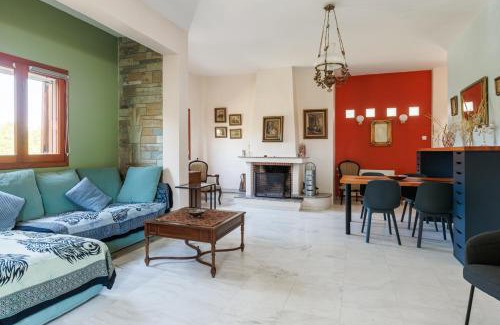 Epanomi Apartment | Large Home near Potamos Beach