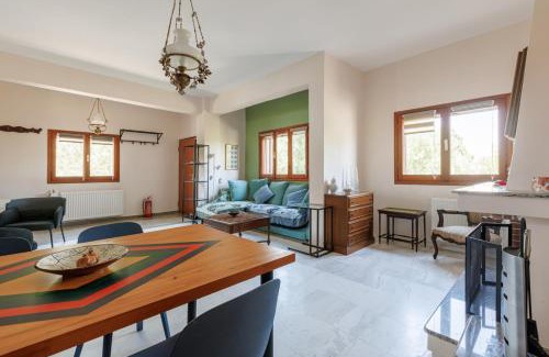 Epanomi Apartment | Large Home near Potamos Beach