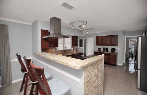 Jacksonville House | Large home, sleeps 12 with large yard, kitchen, AC, WiFi and lots of parking