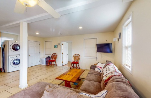 Onset House | Large home - W/D & firepit - special rates Oct-May