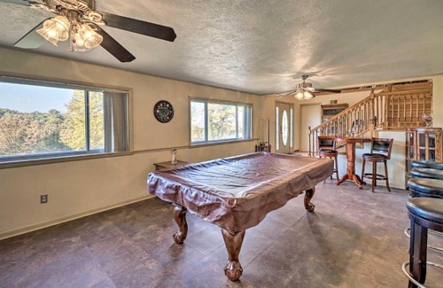 Lakeview House | Large Home with Games 4 Mi to Bull Shoals Lake!