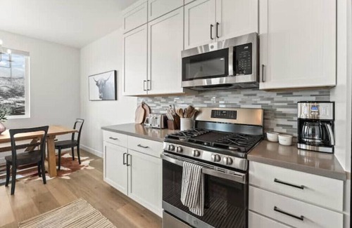 Park City House | Large, hot tub, mtn. views, 2 car garage, e-bikes included! 3D Tour and Vid