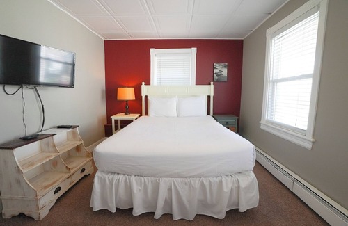Ventnor City Hotel | Large Hotel Room 250 feet from the boardwalk and beach.