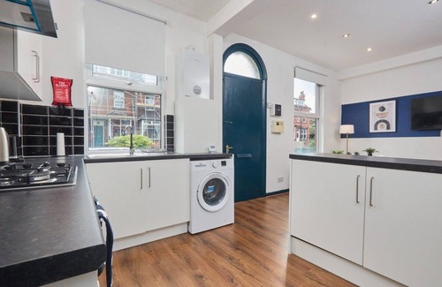 Headingley House | Large House Close To Leeds - Ideal For Groups