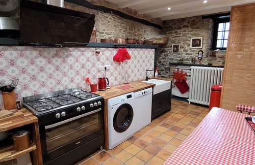 Saint-Paul-la-Roche Ski Chalet | Large house for 8 - Peace and quiet - Pool