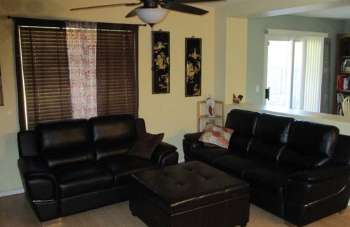 Tucson House | Large House on Quiet Street