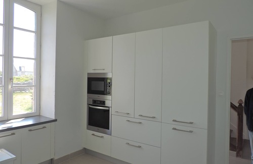 Finistere House | Large house renovated in 2017 facing the rocks of Saint Guénolé, along the GR34