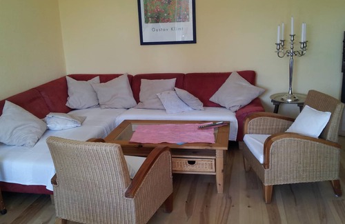 Ahe House | Large house right on the Weser for individualists