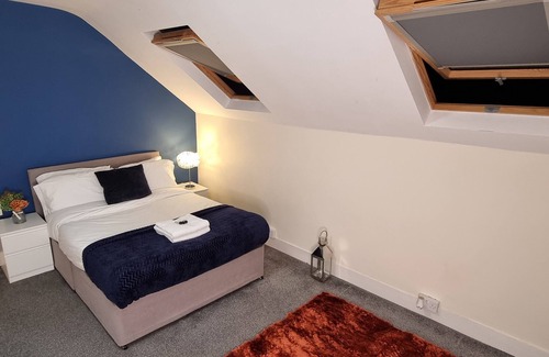 Maidstone House | Large house with Garden in Maidstone