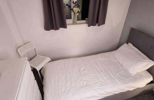 Maidstone House | Large house with Garden in Maidstone
