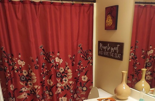 Cliftondale House | Large house with movie theater sleeps 14+