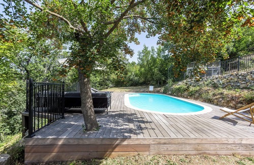 Sault House | Large house with swimming pool and magnificent view of Mont Ventoux