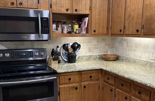 Gumlog House | Large Lake Front home on Lake Hartwell in a peaceful setting