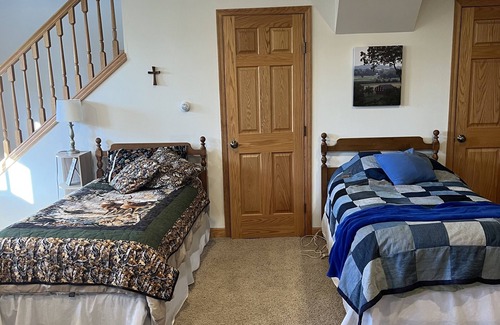 Amery House | Large Lake Home Getaway