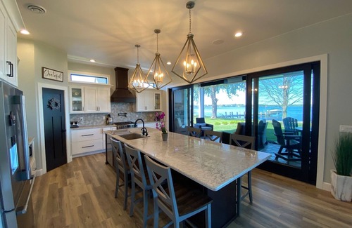 Butte Des Morts House | Large Lake House - 4 Bedroom - EAA Oshkosh