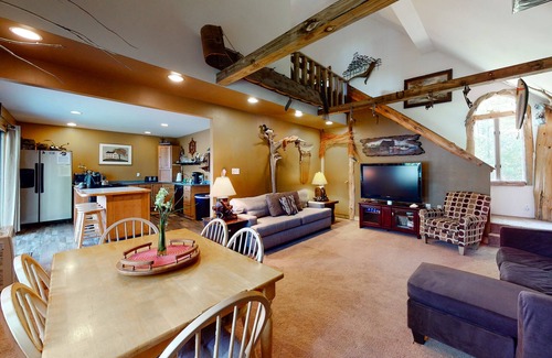 Mariaville House | Large lakefront home great for multiple groups - dogs welcome