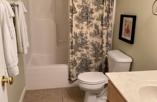Taylorsville House | Large Lovely Lakehouse. Cottage 77
