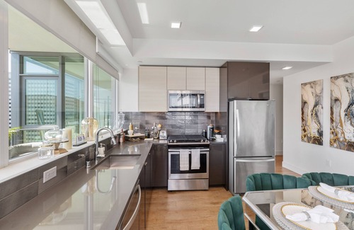 East Village Apartment | Large Luxury Apartment in the heart of Downtown San Diego
