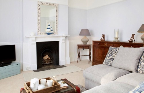 Ventnor Villa | Large luxury villa with sea views sleeps 8 people