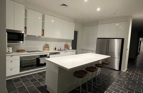 Malvern East House | Large mid century executive family home with pool in prestige suburb