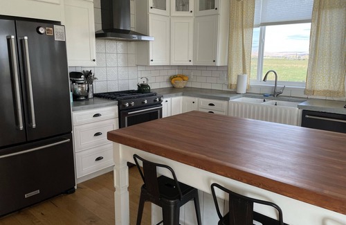 Ellensburg House | Large Modern Farmhouse -Country living at it's finest!