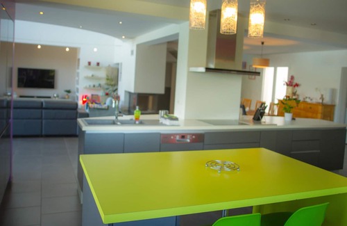 Briscous Villa | Large Modern Villa near Biarritz - 12 people - Seasonal rental.
