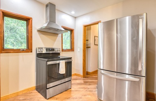 Sylva House | Large multi-level beauty with wrap-around deck, patio, AC, WiFi, wood fireplace